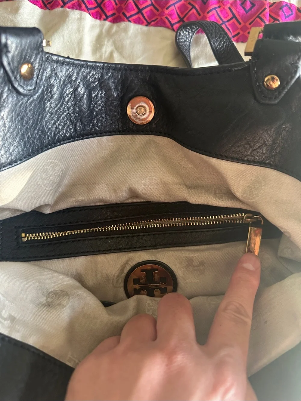 EUC Tory Burch Black Pebbled Leather Hobo with Gold Hardware